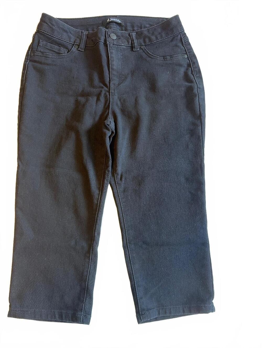 D. Jeans Capri length stretchy jeans